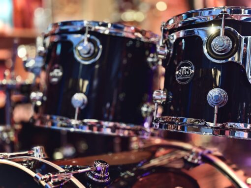 DW Performance Black Ebony Lacquer toms